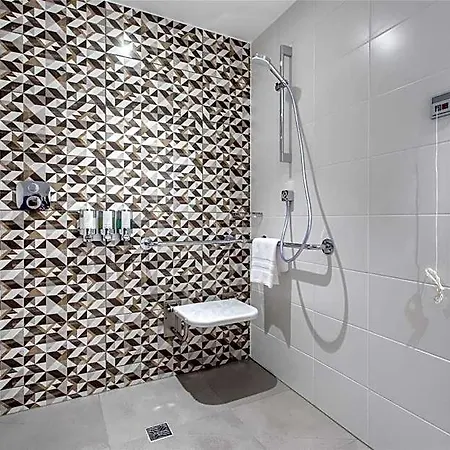 酒店 Hampton By Hilton Oliwa