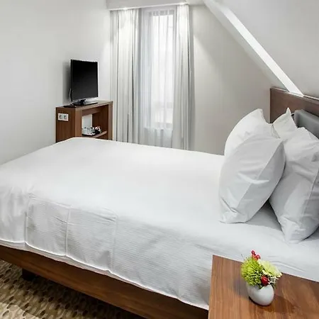 Hampton By Hilton Oliwa 格但斯克