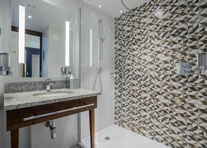 Hampton By Hilton Oliwa Hotel 3*