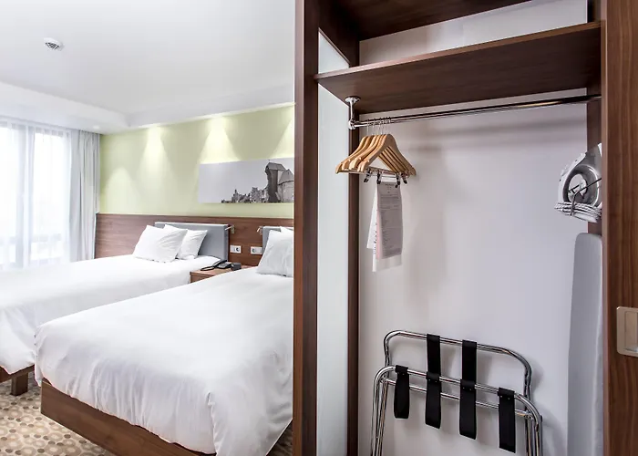 Hotel Hampton By Hilton Oliwa 3*